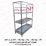 قفسه آبچکان ایستاده